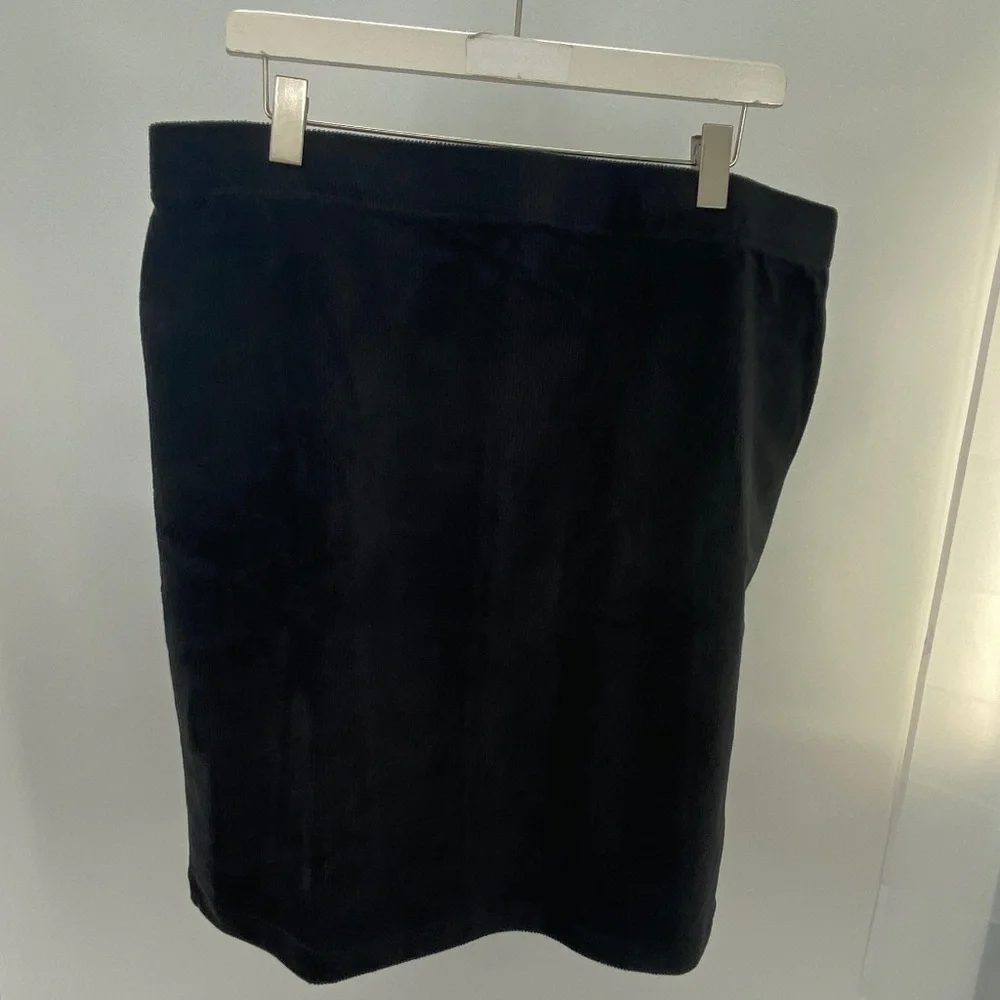 Lands’ End Black corduroy Skirt Size Large 14-16 NWOT